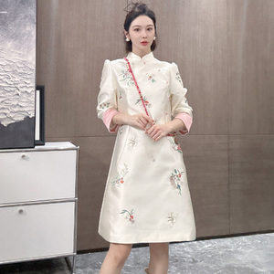 新中式女装白色印花改良旗袍2024新款高端高级感国风盘扣连衣裙女
