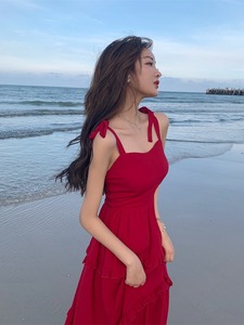 泰国三亚大红色吊带连衣裙小个子旅游拍照穿搭长裙海边度假沙滩裙