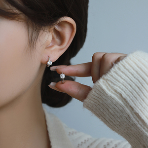 莫桑石耳环纯银耳钉女耳坠18k金耳扣气质高级感培育钻石耳饰耳圈