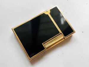 近新都彭l2系列中国漆短版气体打火机 品相如图,使用正常,特价