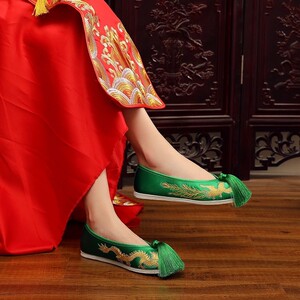 绿鞋女结婚绿色秀禾鞋婚鞋2022新款中式新娘鞋平底绣花鞋上轿布鞋