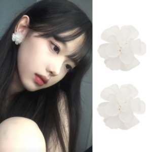 「花店玫瑰」氛围感白色花朵925银耳环气质甜美无耳洞蚊香盘耳夹