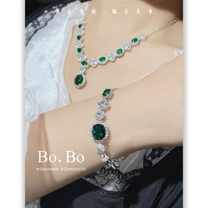 宫廷高定珠宝首饰套装女高级感轻奢祖母绿满钻水晶戒指绿尖晶项链