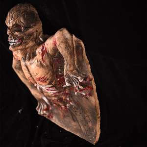 万圣节恐怖道具丧尸鬼屋密室逃脱装饰摆件男尸体干尸乳胶天花板鬼