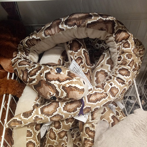 宜家ikea尤恩格斯库格缅甸蟒儿童手套玩偶蛇形宝宝动物玩具