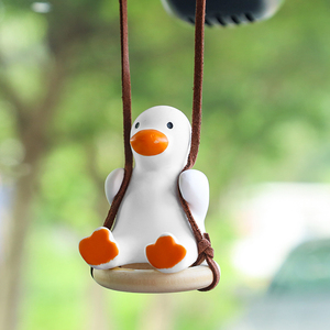 汽车挂件网红秋千鸭公仔车内后视镜香薰吊件车载香片挂饰车用吊坠