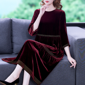 金丝绒连衣裙高贵洋气秋季妈妈大码奢华大牌中长款时尚高级感裙子