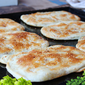 正宗安徽淮南牛肉汤油酥烧饼手工烧饼半成品坯碳烤烧饼商用200片