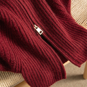 别致高级感超好看的vintage重工欧货精致红色拉链高领毛衣女冬季