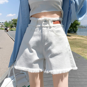 白色牛仔短裤女春季新款2024夏季毛边米白色宽松显瘦休闲短裤女子