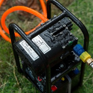 家用小型农用家用喷雾器抽水机手提充电式打药泵高压电动浇菜水泵