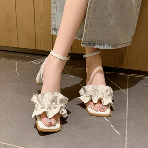 韩版时尚淑女风露趾凉鞋2024夏季新款珍珠甜美粗跟脚脖扣带高跟鞋