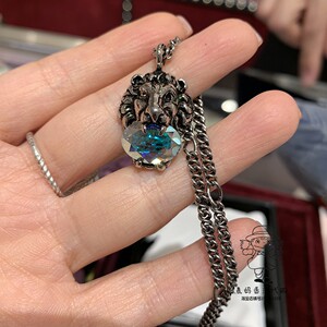 香港gucci古奇时尚珠宝黄铜虹彩施华洛水晶狮头男女生项链55cm