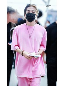 王嘉尔同款oversize冰丝绒粉色短袖男女夏季高街潮牌宽松半袖衣服