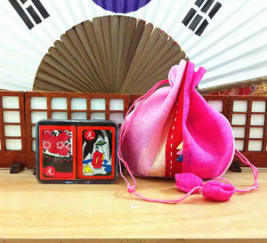 包邮韩国民俗花牌画图卡牌朝鲜族扑克聚会休闲游戏花札娱乐