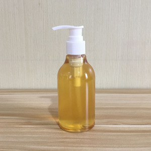 液体香皂洗澡