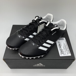 阿迪达斯钉鞋范尼凯克