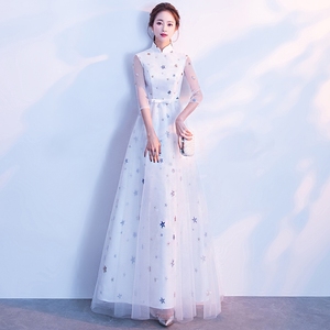 中式晚礼服女2024新款宴会高贵气质白色中国风长款简单大方连衣裙