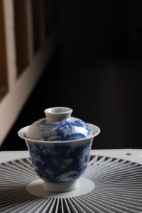 景德镇觉山隐窑 青花雪景玉兰盖碗