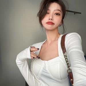 纯欲风气质方领打底衫内搭秋冬长袖t恤女小心机露锁骨显胸上衣ins