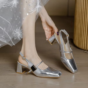 法式包头凉鞋女中跟2024夏季新款仙女风配裙子银色方头玛丽珍女鞋