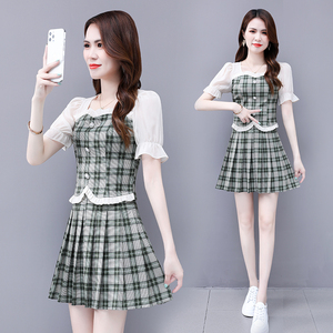 裙子女装2021新款夏装今年流行高端气质小个子两件套装格子连衣裙