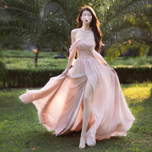 高开叉长裙拖尾