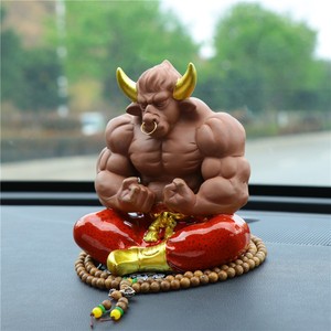 创意肌肉牛汽车摆件车载陶瓷摆件车内饰品高档男士办公室健身送礼