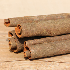 桂皮广西桂皮肉桂香料调料卤料家用炒菜调料大全散装桂通烟桂50克