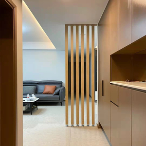 轻奢原木定制实木隔断墙客厅木条屏风方通格栅木质入户玄关木柱子