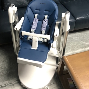 ademain座椅婴儿摇椅宝宝餐椅儿童加宽吃饭便携可折叠家用多功能