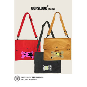 OOPSLOOK/巫鹿可原创爬爬动物园 印花多口袋斜挎折叠创意大帆布包