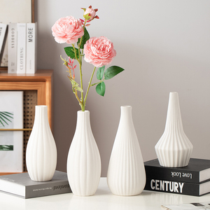 北欧创意素烧白色条纹陶瓷花瓶高级感客厅插花家居装饰品摆件