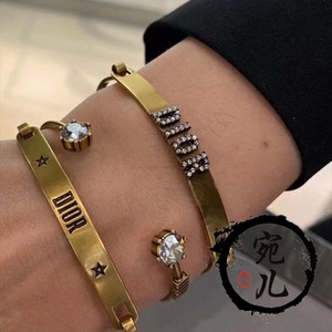 dior/迪奥 22ss新款jadior字母做旧镶钻logo三环可拆卸开口手镯女