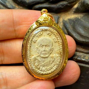 泰国手工艺 佛牌真品 龙婆moon 2543年自身像吊坠 老牌 纯金外壳