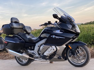 宝马k1600跑车四缸水冷电喷大排量重机金翼1800巡航车旅行摩托车