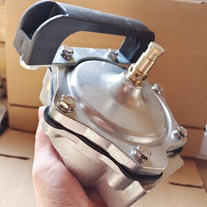 小车轮胎充气器