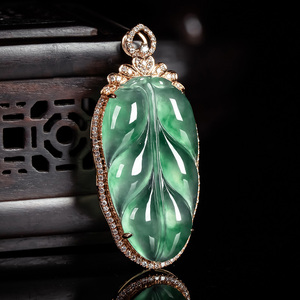 翡翠树叶吊坠18k镶嵌金枝玉叶