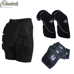 黑犀勺形护臀套装 滑雪护具 单板护具 云盾护膝护手护腕套装