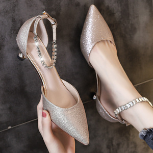 一字扣带尖头银色高跟鞋女细跟2021新款秋季中空低跟单鞋宴会百搭