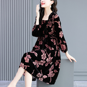 金丝绒连衣裙2021年秋装新款高端真丝烧花气质裙时尚阔太太碎花裙