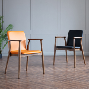 北欧设计师实木书桌椅家用餐厅意式餐椅白蜡木靠背休闲会议室椅子