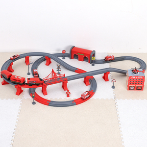 儿童高速铁路轨道男孩小火车赛道黑红色塑料磁性电动益智汽车玩具