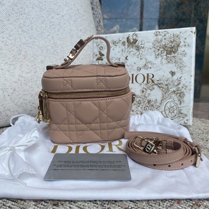 小竹子二手 dior/迪奥dior vanity mini 徽章盒子包 6022206591