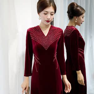 嫁女儿妈妈礼服冬季