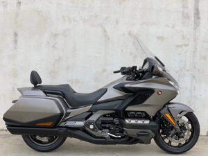 本田金翼1800cc大绵羊c650宝马250大船巡航踏板长途跑车摩托车f6b