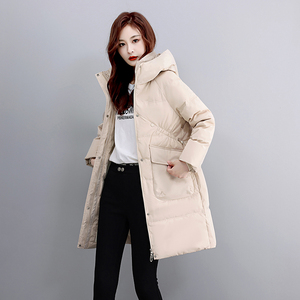 千百惠女装正品旗舰店时尚气质中长款连帽羽绒服外套2022冬季新款