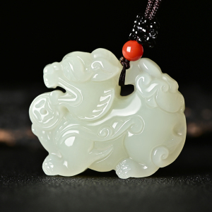 新疆和田玉吊坠貔貅