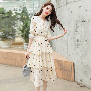 娃娃领雪纺波点蛋糕裙