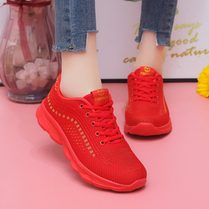 春季新款红色休闲运动鞋女款轻便软底本命年红鞋子百搭大码小红鞋